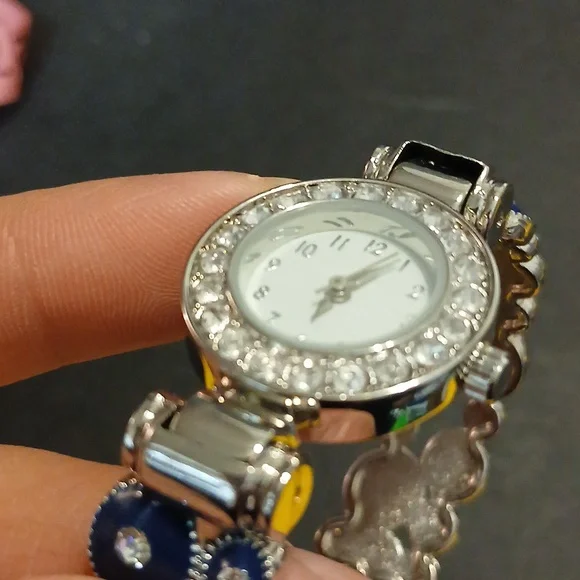 Quartz movement blue blinged out cuff watch - Picture 4 of 11